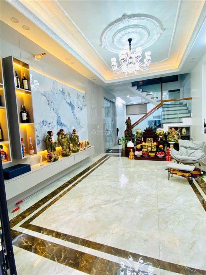 Cần bán nhà đẹp ngõ nông sau 1 nhà mặt đường phố ngô gia tự. chỉ 4,99 tỷ