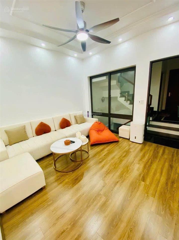Cần bán nhà đẹp ngõ nông sau 1 nhà mặt đường phố ngô gia tự. chỉ 4,99 tỷ