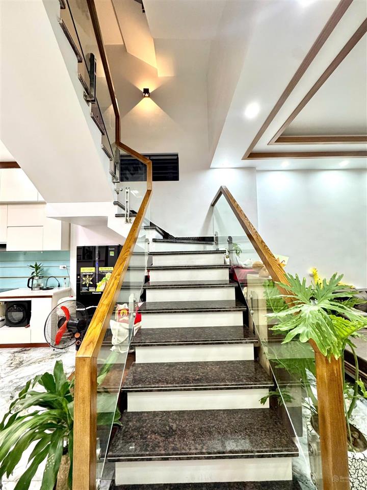 Bán nhà  gần lô 14 p  ngô gia tự  oto đỗ ngày đêm như phân lô, nhà mới xây đẹp chỉ hơn 4 tỷ