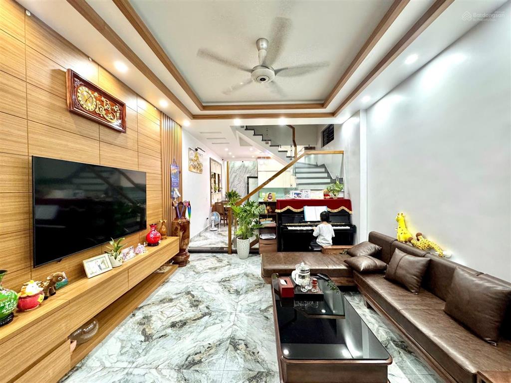Bán nhà  gần lô 14 p  ngô gia tự  oto đỗ ngày đêm như phân lô, nhà mới xây đẹp chỉ hơn 4 tỷ