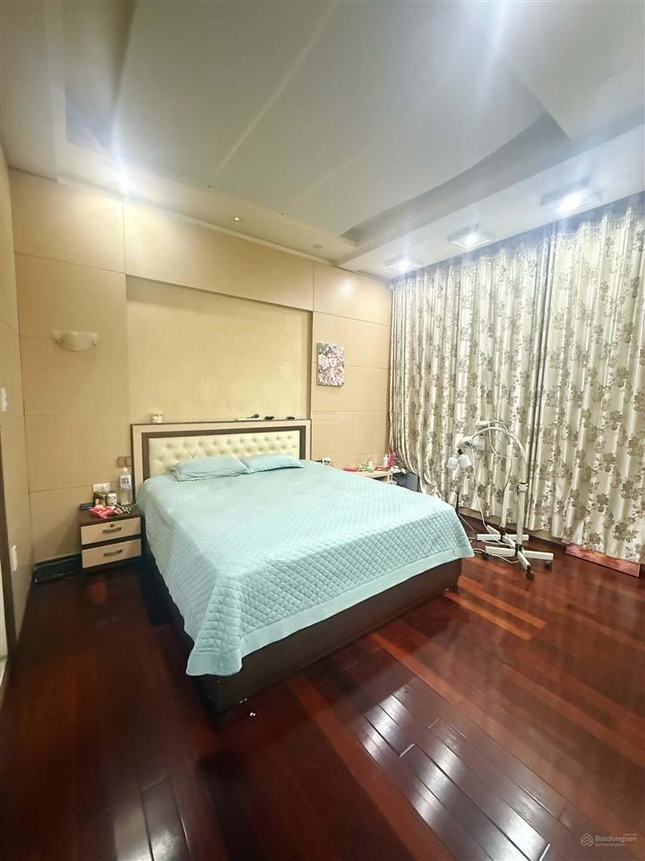 Nhà phố trung tâm 90m2 nhà dân xây thang máy phố cát cụt. ô tô đỗ ngày đêm. chỉ 11.2 tỷ