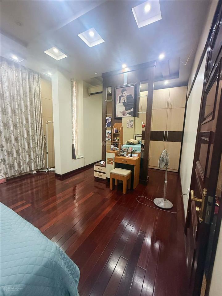 Nhà phố trung tâm 90m2 nhà dân xây thang máy phố cát cụt. ô tô đỗ ngày đêm. chỉ 11.2 tỷ