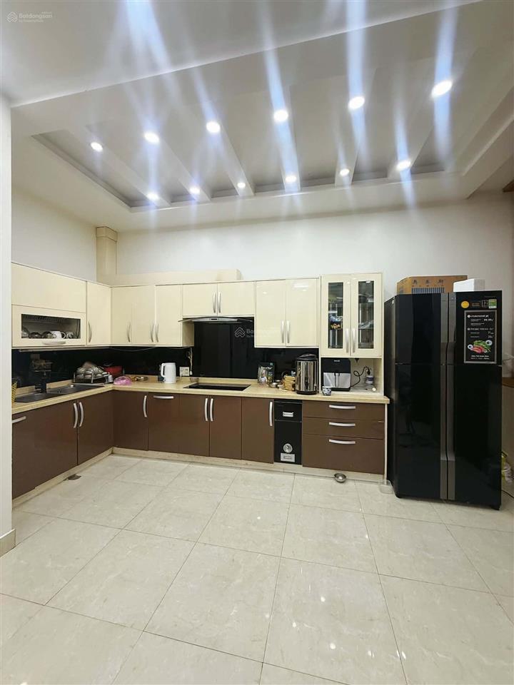 Nhà phố trung tâm 90m2 nhà dân xây thang máy phố cát cụt. ô tô đỗ ngày đêm. chỉ 11.2 tỷ