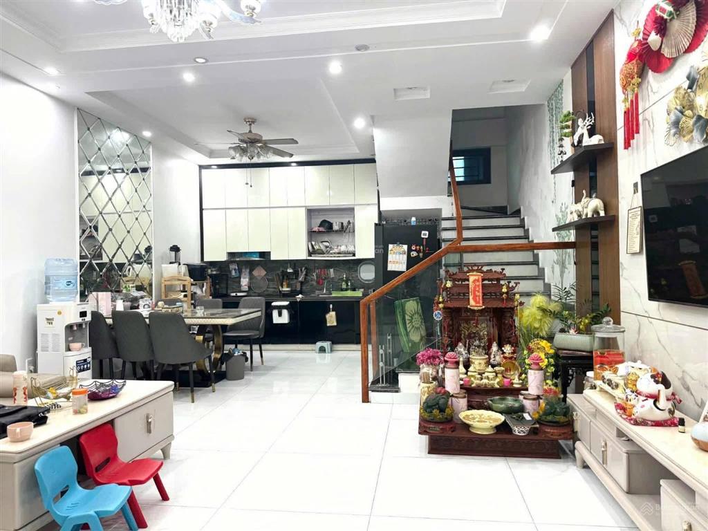 Bán nhà 4 tầng khu vực thiên lôi  trực cát  hoàng huy, mới đẹp sau nhà mặt đường chỉ 3,5 tỷ