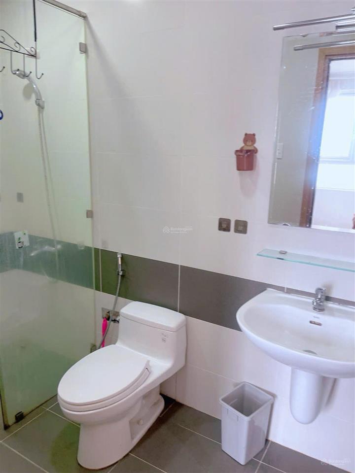 Cho thuê căn hộ him lam chợ lớn  dt 70m2 2pn 2wc  nhà có 1 máy lanh vả tủ  xem nhà 0906 388 ***