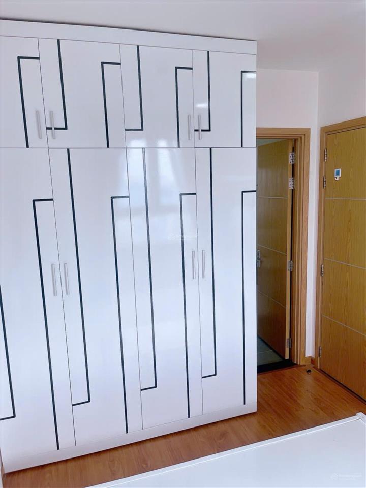 Cho thuê căn hộ him lam chợ lớn  dt 70m2 2pn 2wc  nhà có 1 máy lanh vả tủ  xem nhà 0906 388 ***