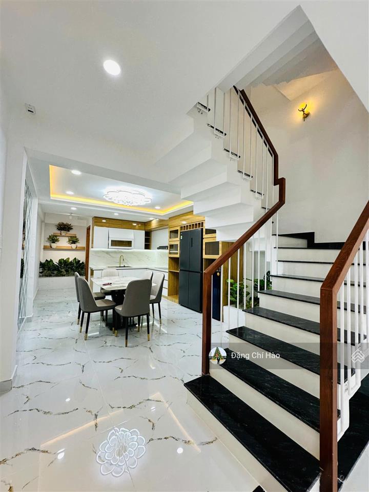 Nhà hxh nguyễn bặc, phạm văn hai  5 tầng, nhà mới  giá 7.4 tỷ tl