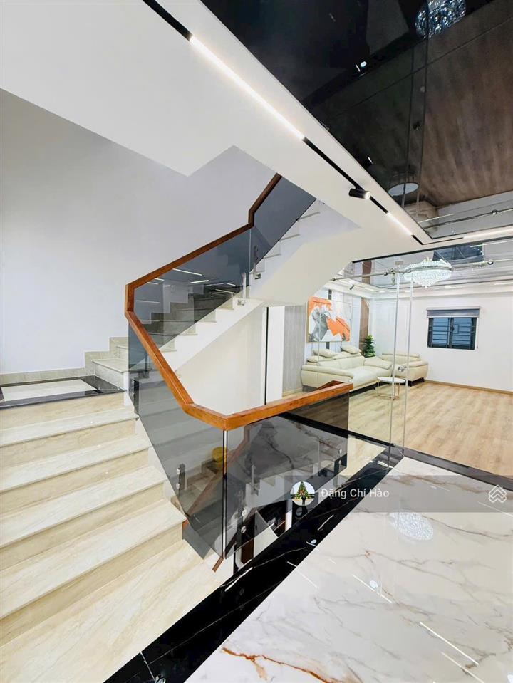 Nhà mới, xe hơi ngủ nhà nhà mới, xe hơi ngủ nhà đường thành mỹ  4.3 x 15m, 5 tầng, giá 13.9 tỷ tl