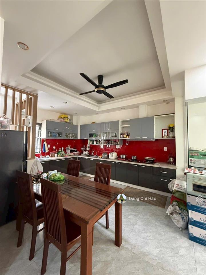 Nhà mới hẻm xe hơi 7 chỗ lạc long quân  ngang lớn 6m, 5 tầng  tặng nội thất cao cấp