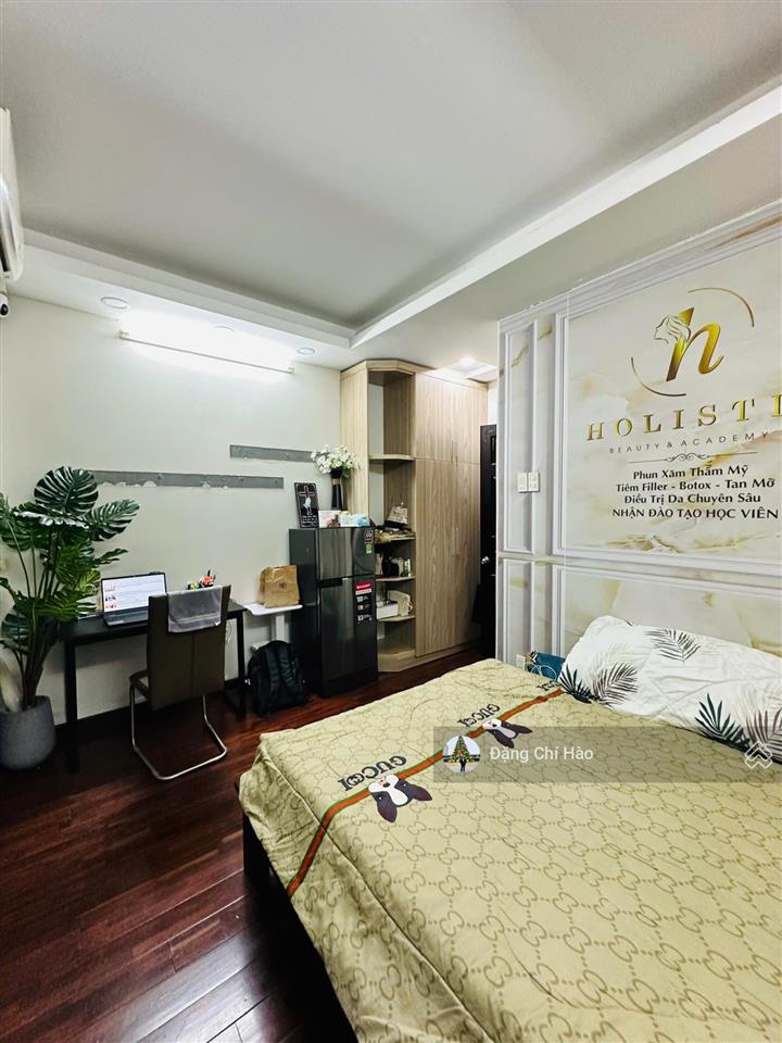 Phân khúc 9 tỷ sở hữu ngay nhà 5 tầng tại khu sân bay  xe hơi đậu trước nhà