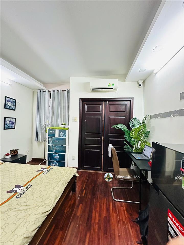 Phân khúc 9 tỷ sở hữu ngay nhà 5 tầng tại khu sân bay  xe hơi đậu trước nhà