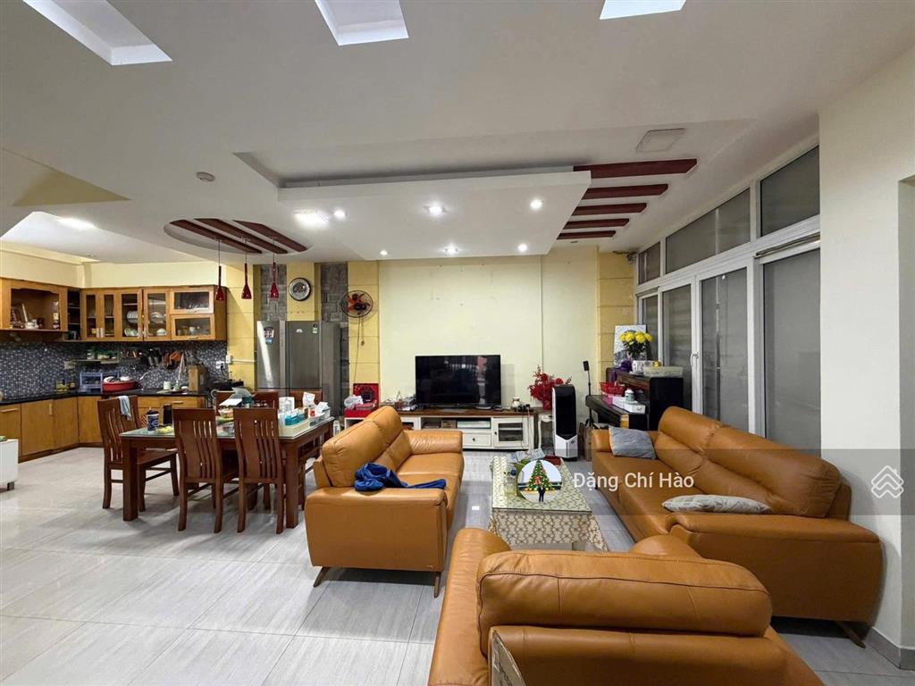 Dt 72m2, hxh 6m cộng hoà, phường 4, tân bình  nhà mới 3 tầng ở liền.