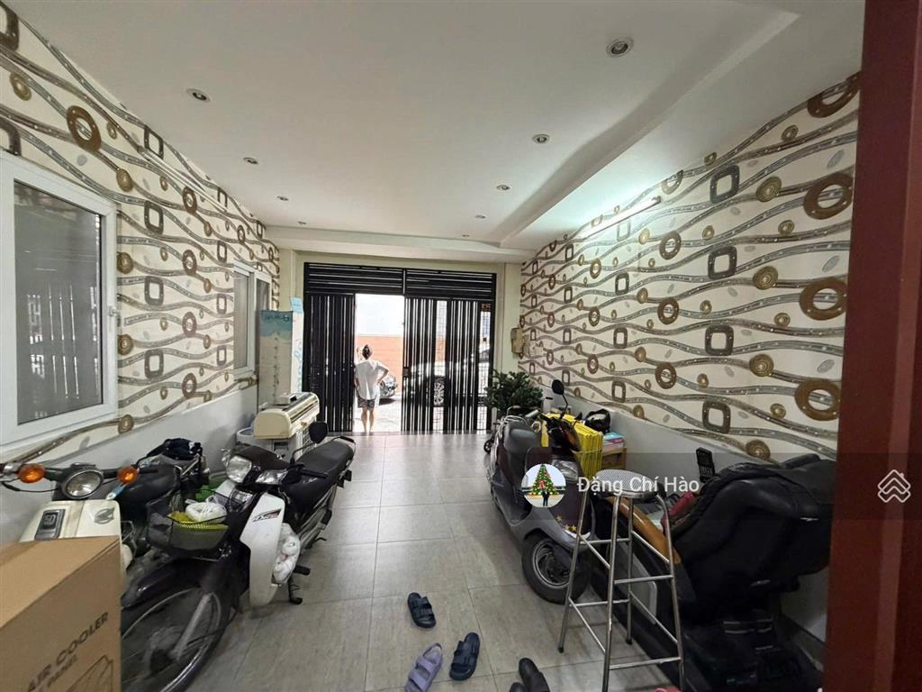 Dt 72m2, hxh 6m cộng hoà, phường 4, tân bình  nhà mới 3 tầng ở liền.