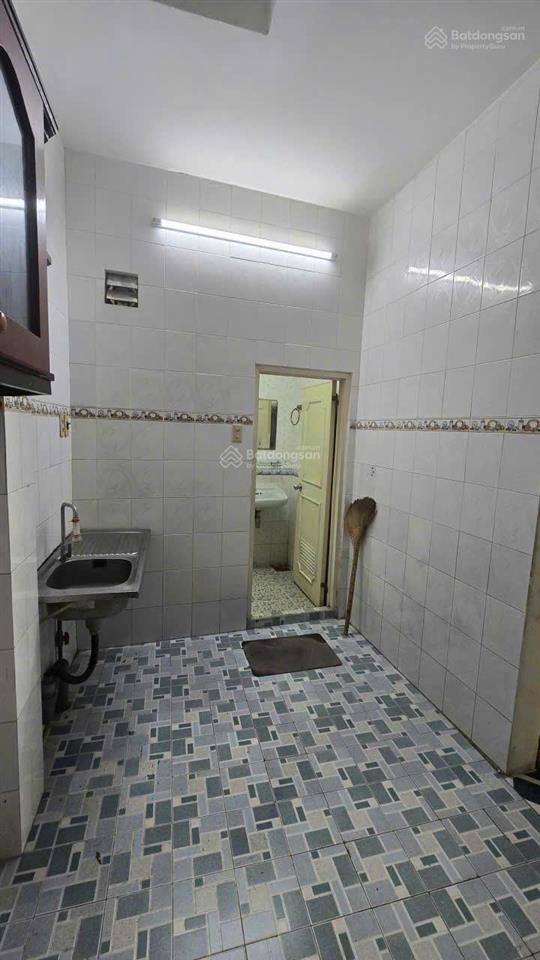 Bán nhà huỳnh văn bánh, phú nhuận có gpxd 5 lầu xe hơi đậu trước nhà giá 10,6 tỷ tl
