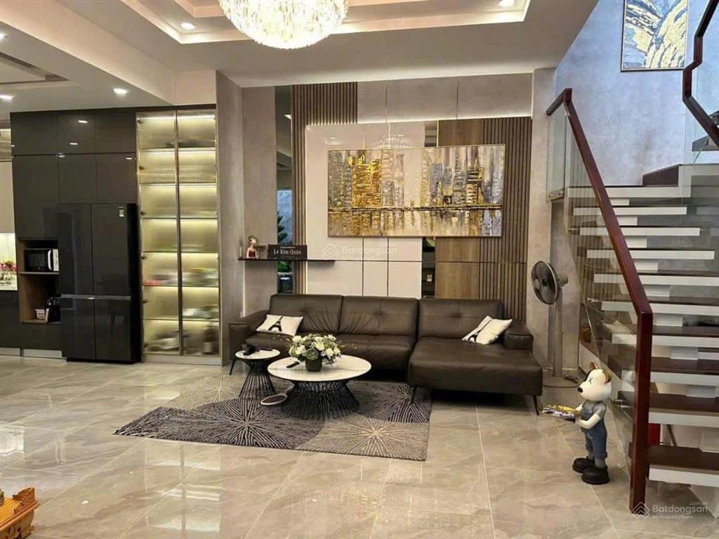 Chính chủ cần cho thuê villa mt đường nguyễn minh hoàng p.12 q. tân bình ngay khu k300