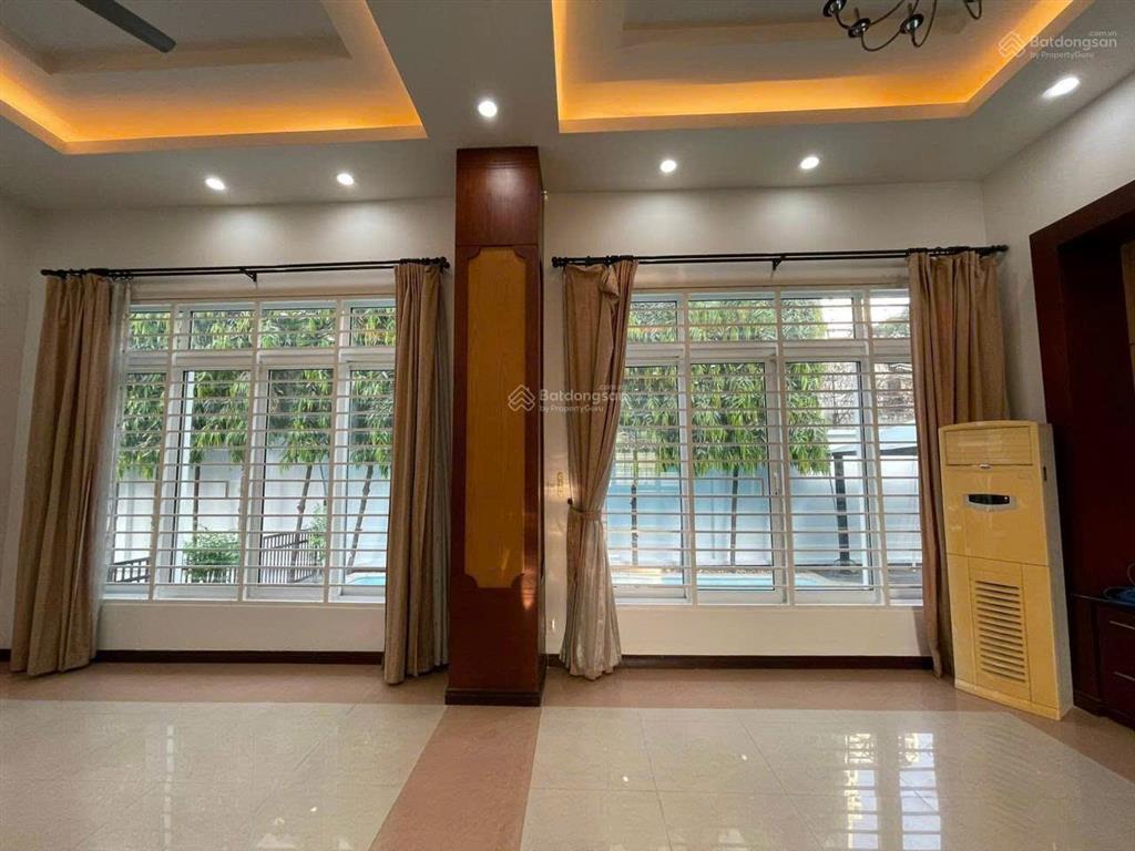 Cần cho thuê biệt thự hxt 351/6a lê đại hành p. 13 quận 11