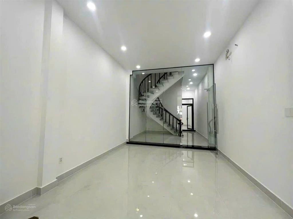 Cần cho thuê nhà mt 133a ni sư huỳnh liên, p. 10, tân bình