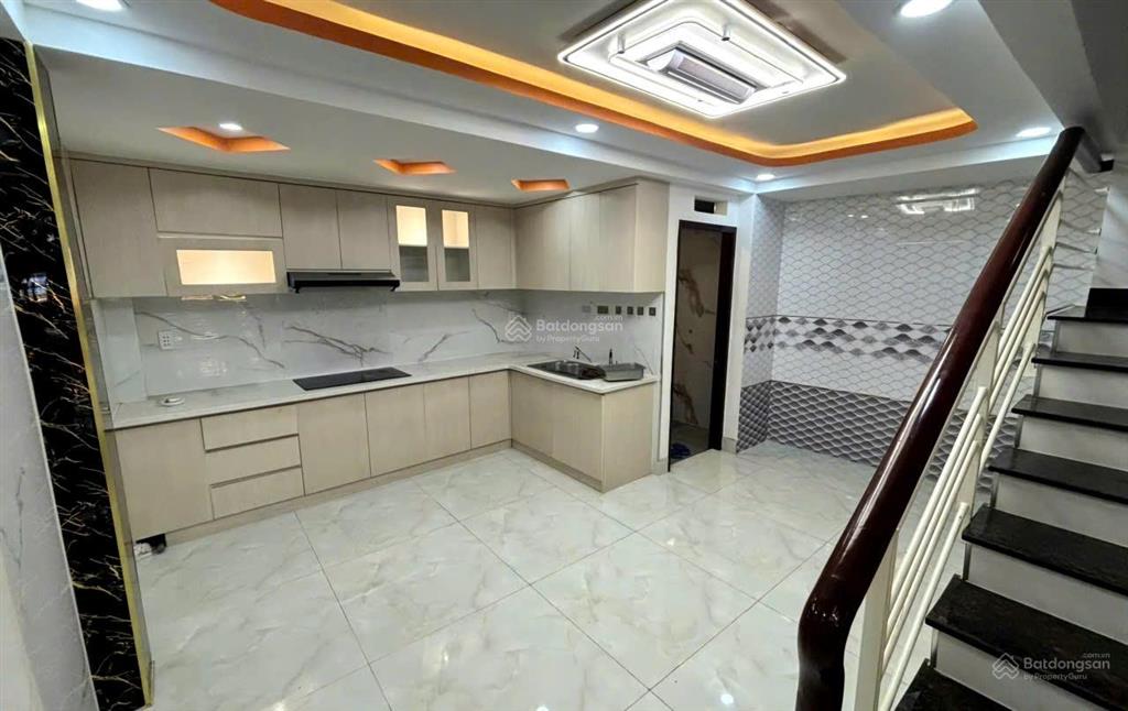 Cần cho thuê nhà mt 186b bình thới p.14 quận 11 ngay khu cư xá bình thới.