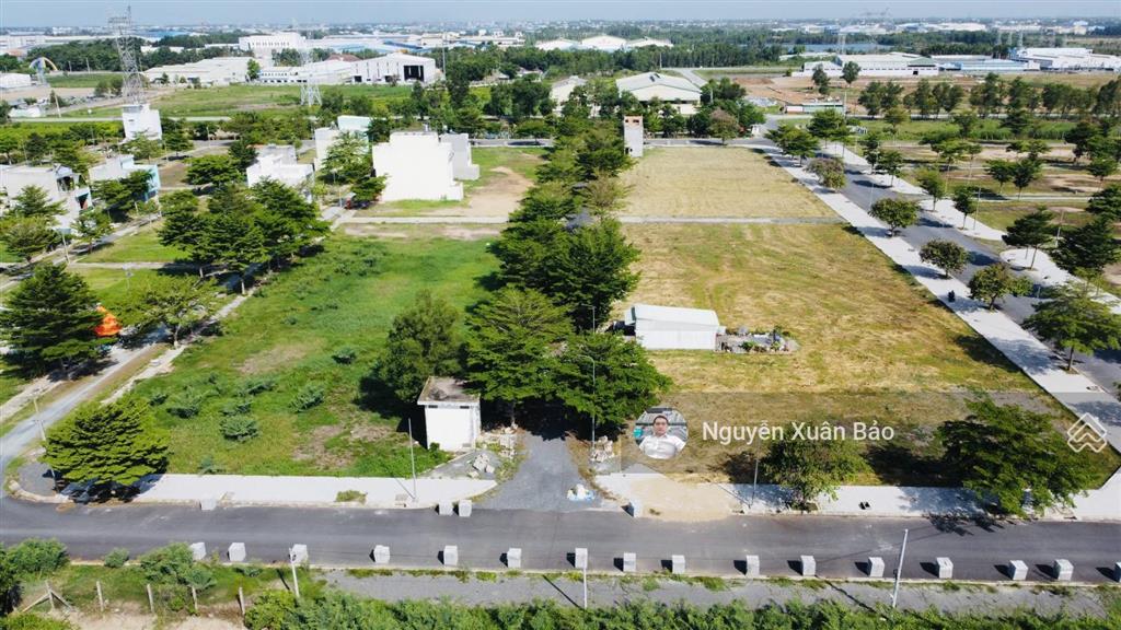Chính chủ gửi bán 100m2 mặt tiền đường 30m trục chính, khu tái định cư an hạ giá 2tỷ75.  0909805