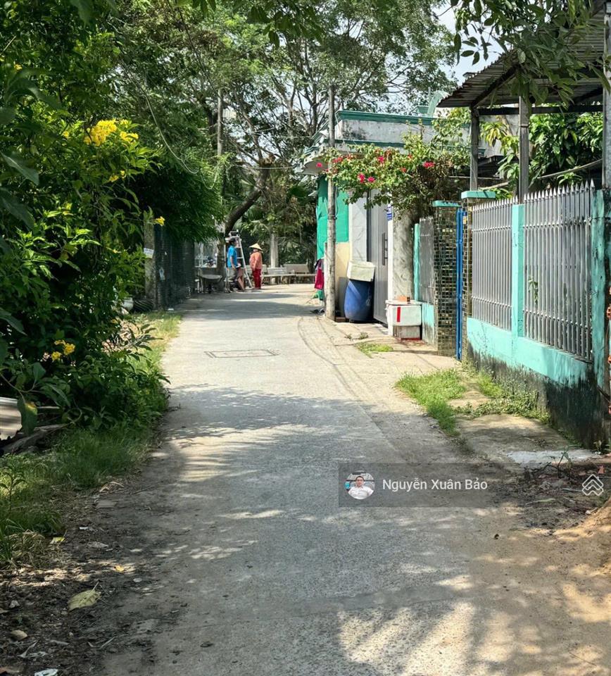 Cần bán nền thổ cư 260m² có 140m² thổ hxh, hương lộ 11, giá 2 tỷ 7.  0909 805 ***