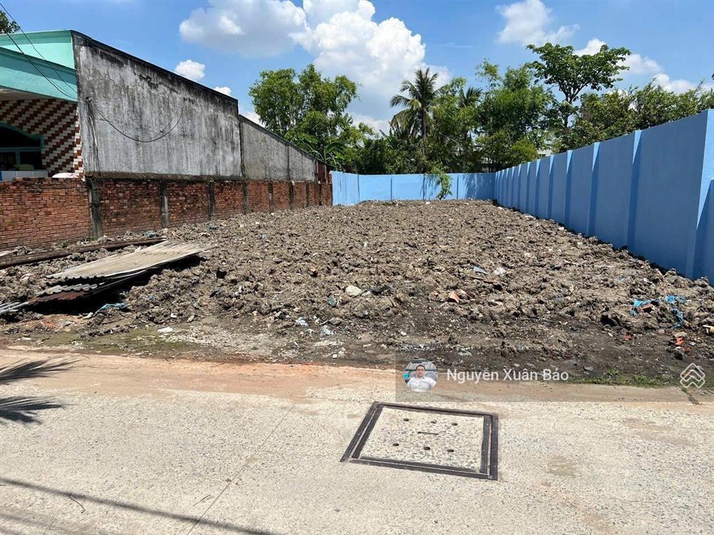 Cần bán nền thổ cư 260m² có 140m² thổ hxh, hương lộ 11, giá 2 tỷ 7.  0909 805 ***