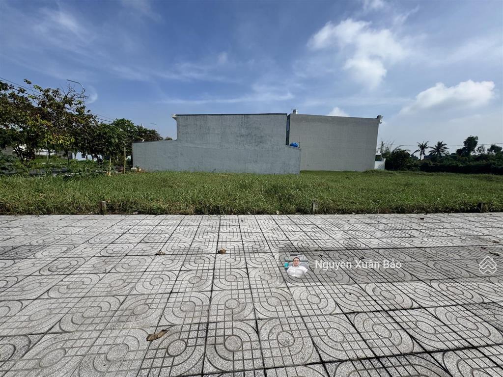 Chính chủ gửi bán 100m2 mặt tiền trục chính khu tái định cư an hạ, gần cổng khu dân cư, giá 2,8 tỷ