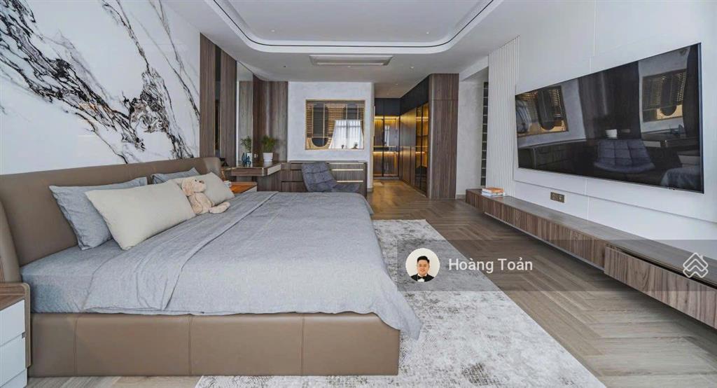 Chủ nhà cần tiền bán gấp căn hộ riverside residence pmh, 180m2, 3pn 2wc giá 14,9 tỷ.  0947 800 ***