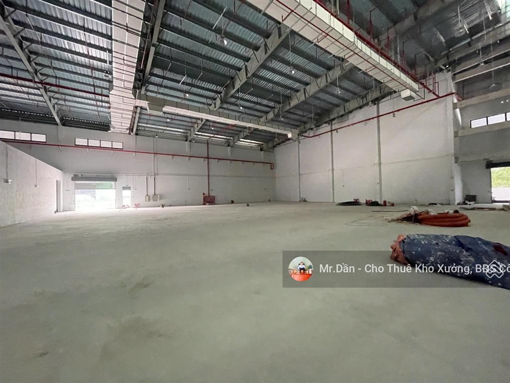 Cho thuê kho xưởng 5000m2 mới 100%, trong khu công nghiệp tại thường tín, hà nội.