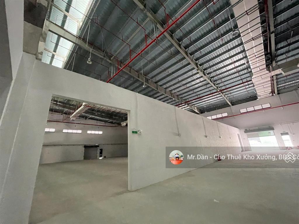 Cho thuê kho xưởng 5000m2 mới 100%, trong khu công nghiệp tại thường tín, hà nội.
