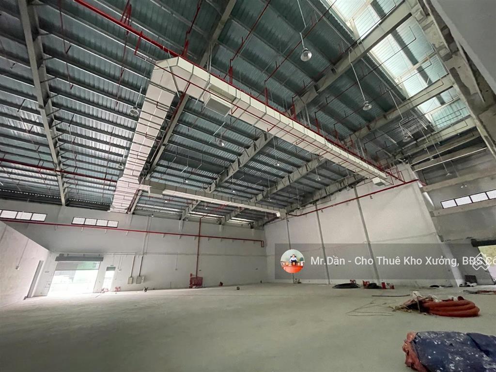 Cho thuê kho xưởng 5000m2 mới 100%, trong khu công nghiệp tại thường tín, hà nội.