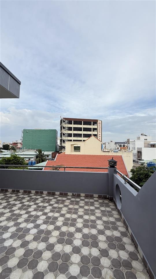 Bán nhà hẻm 574 đường sinco, 225m2 (6.4 x 36m) 6 tầng thang máy, 13 phòng, thiện chí bán