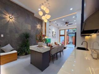 Nhà 3 tầng 3 mê  kiệt 368 hoàng diệu  dt lớn hiếm có 80m2, full nội thất