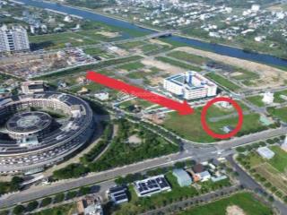 Bán gấp cặp đất v6 fpt kinh doanh hiếm  dt 222m2  ngang 12m