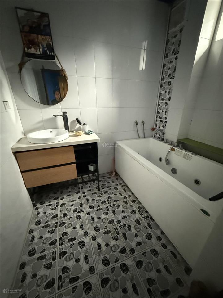 Cho thuê nhà nguyên căn ven sông đuống full nội thất 10' tới nhà hát lớn 16 tr/tháng.