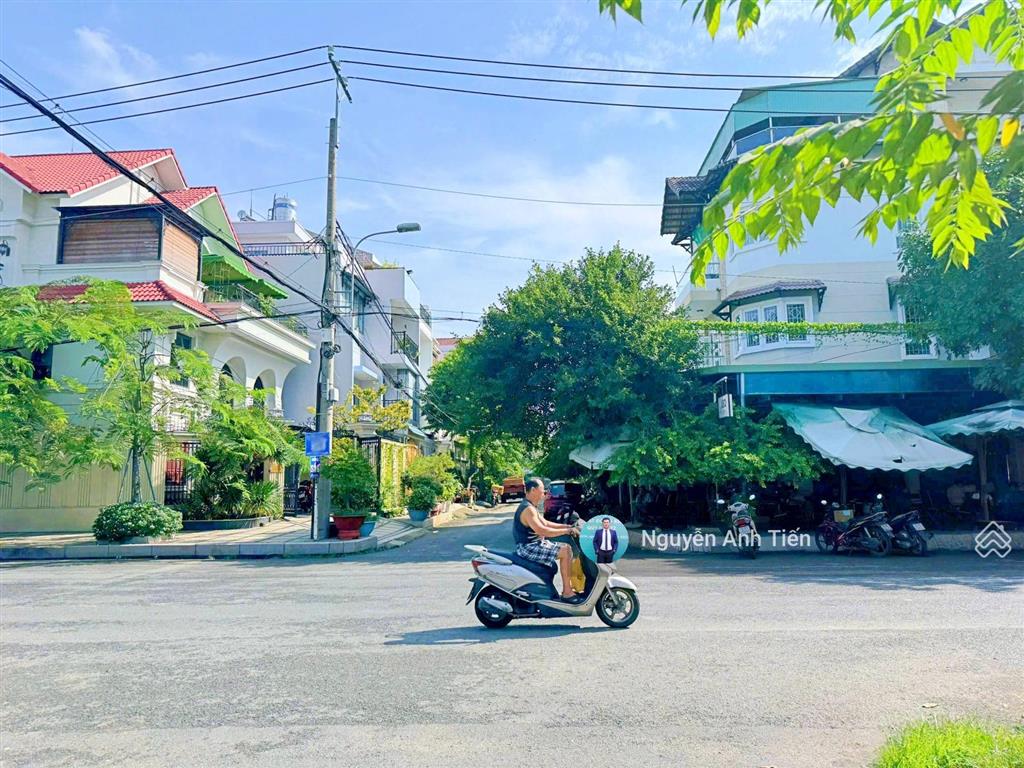 Siêu đẹp! nhà 1 trệt 2 lầu  ngang 8m  khu bên sông gigamall phạm văn đồng