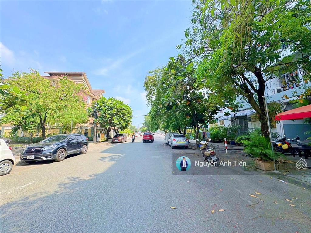 Đất thổ cư 335m2  ngang 13m  đối diện công viên  ngay khu bên sông tttm gigamall