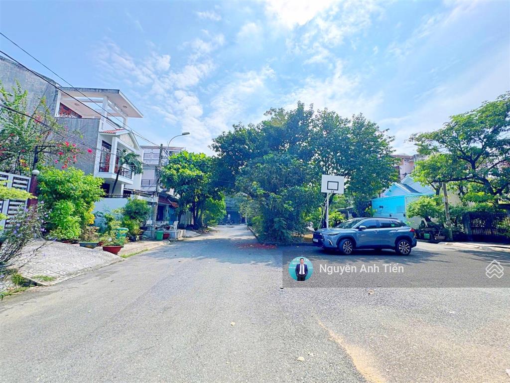 Lô góc 2 mặt tiền 10x24m  đối diện công viên  ngay khu bờ sông gigamall phạm văn đồng