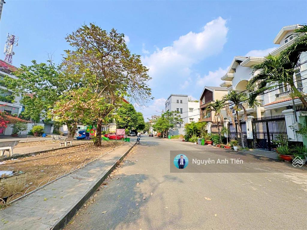 Đất thổ cư ngang 10m  nở hậu  sử dụng thực tế 200m2  ngay bên sông gigamall phạm văn đồng