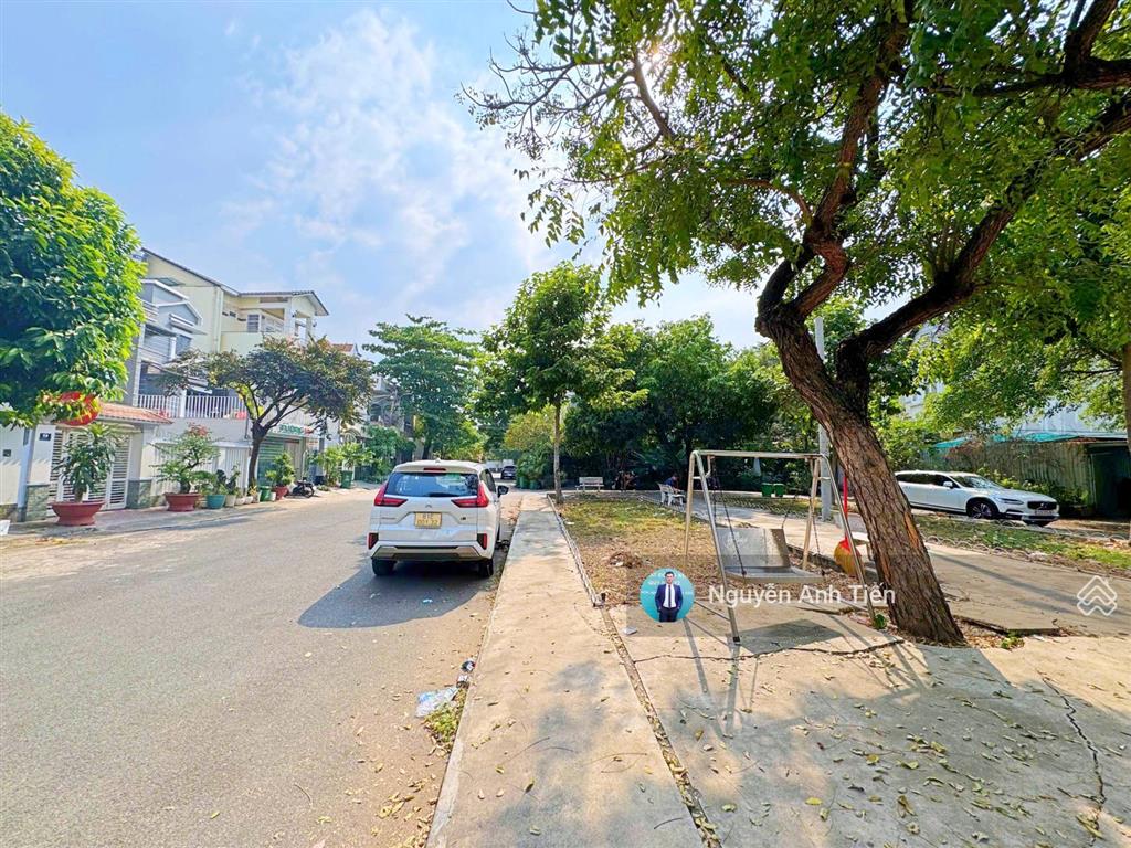 Đất thổ cư ngang 10m  nở hậu  sử dụng thực tế 200m2  ngay bên sông gigamall phạm văn đồng