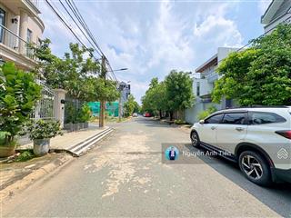 Đất mặt tiền đường 12  đối diện sông sg  hướng đông nam. khu đồng bộ cao cấp, đường thông.