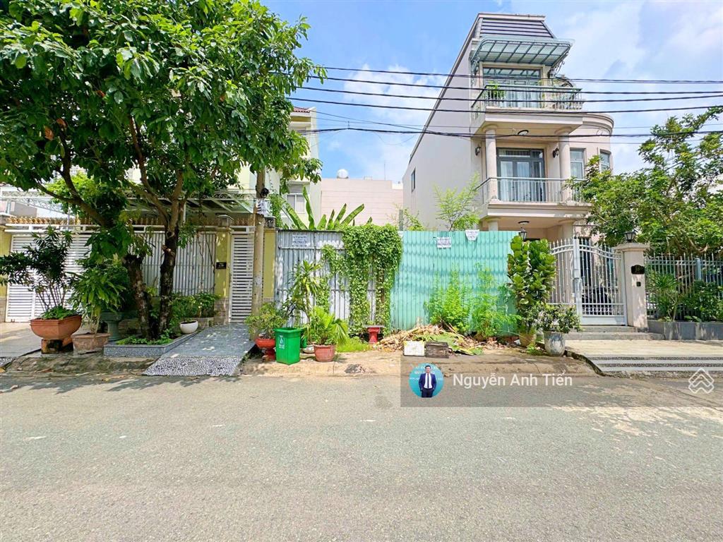 Đất mặt tiền đường 12  đối diện sông sg  hướng đông nam. khu đồng bộ cao cấp, đường thông