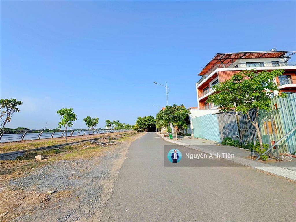 Góc 3 mặt tiền  đất ngang khủng 10m, nở hậu đều  giáp vạn phúc city  giá siêu hời