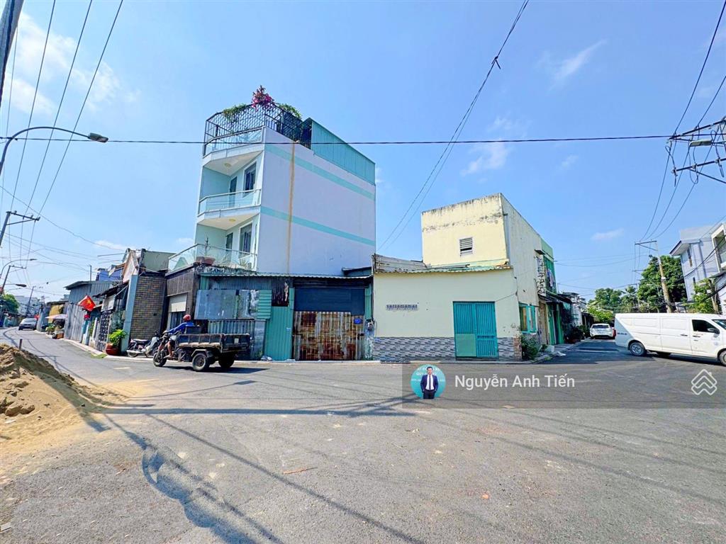 Đất thổ cư nở hậu 8m  xây dựng tự do  sát vạn phúc city  đường nhựa tới đất