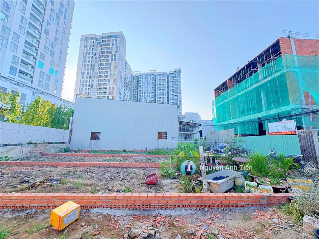 Ngay quốc lộ 13 mà 5,6 tỷ có đúng lô này! dt 4,5x16m  xây tự do cao tầng. phù hợp mọi nhu cầu