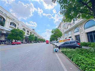 Nhà 5 tầng xây mới phong thủy tốt  sát bên vạn phúc city  ở hoặc đầu tư chdv đều ngon