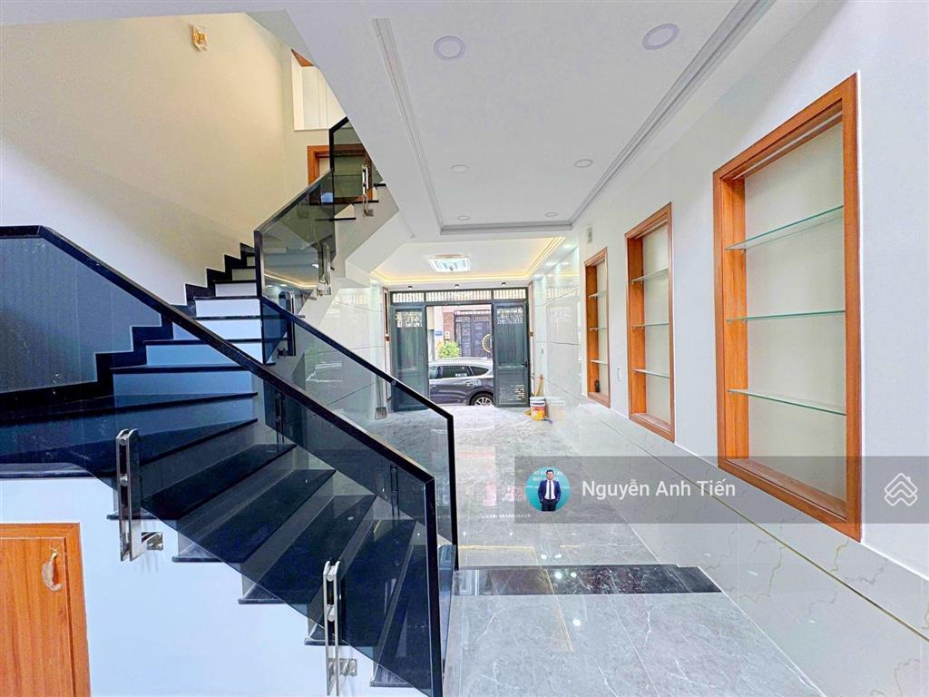 Nhà 5 tầng xây mới phong thủy tốt  sát bên vạn phúc city  ở hoặc đầu tư chdv đều ngon