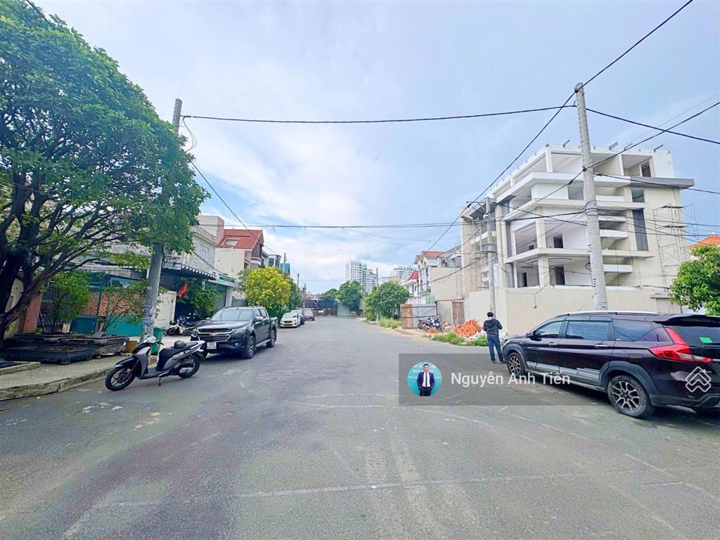 Đất mặt tiền đường 20m  sau lưng tttm gigamall phạm văn đồng  không có lô thứ 2