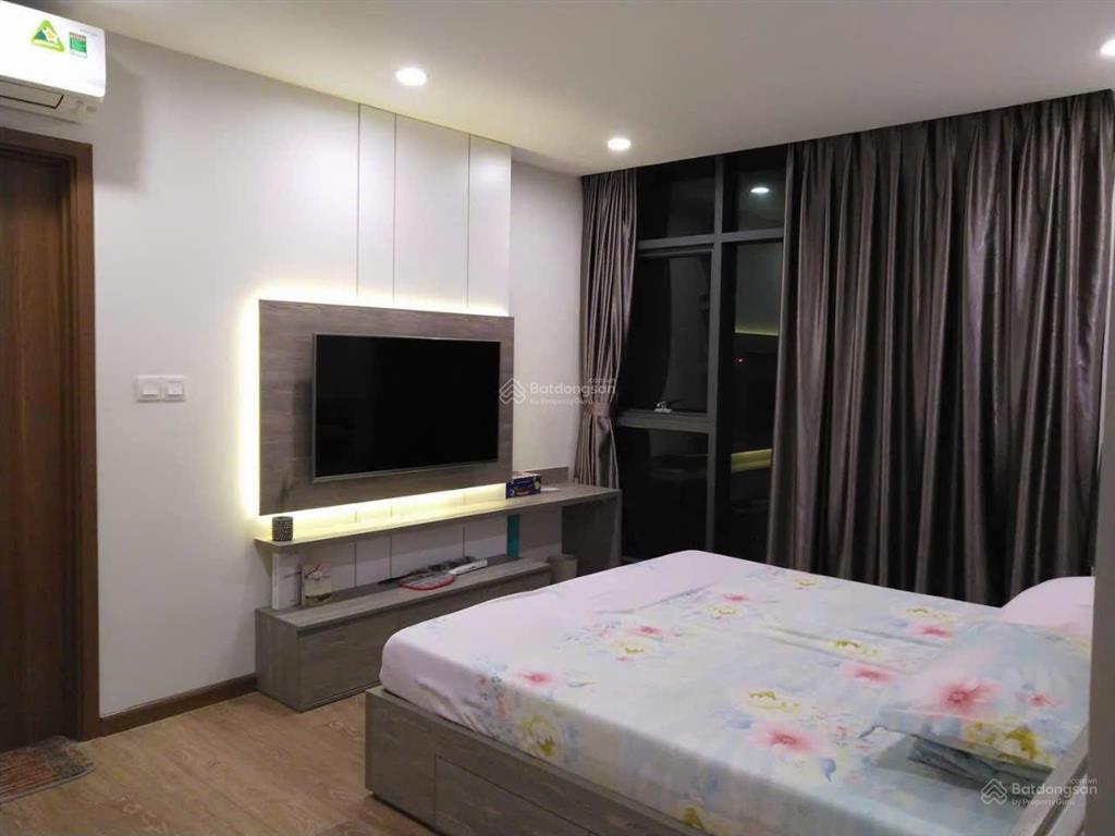 Chủ nhà gửi bán căn hộ chung cư cao cấp discovery 302 cầu giấy, có slot xe.  0906 241 ***
