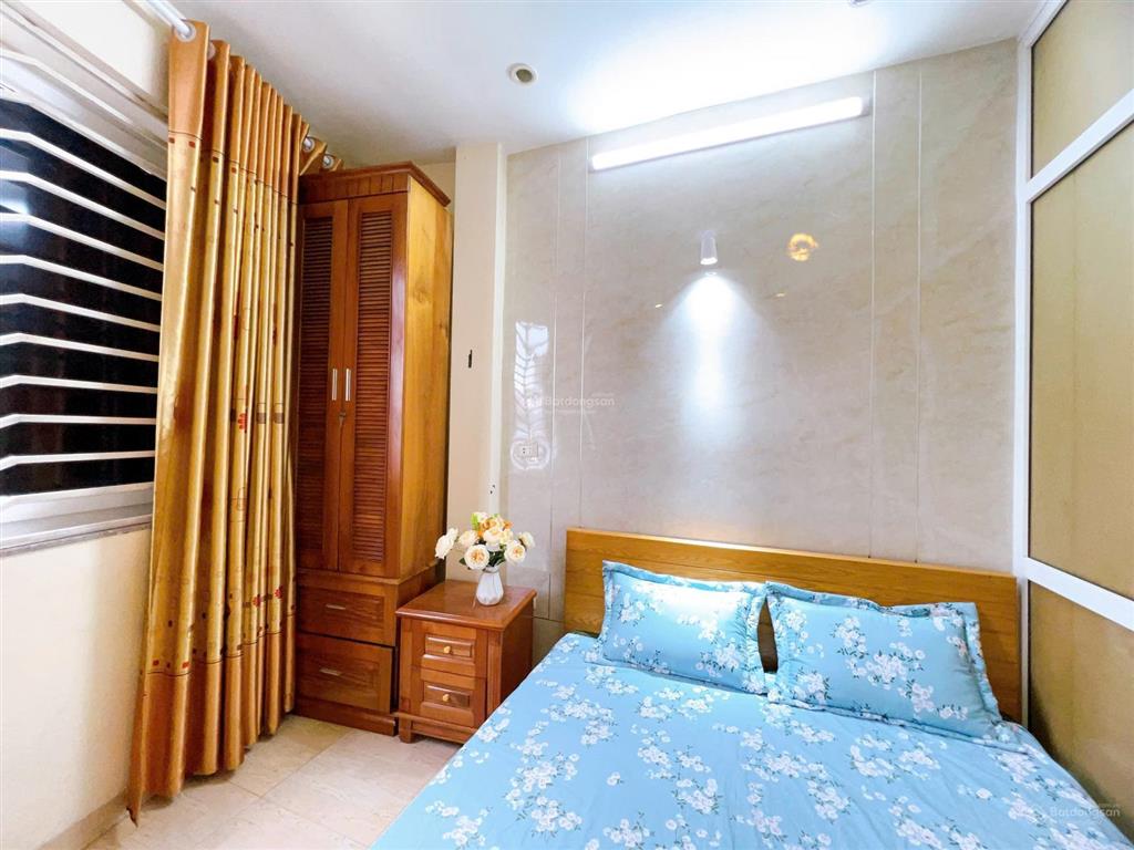 Chính chủ cho thuê phòng tại khâm thiên, đống đa có 1 ngủ và 1 phòng khách, điều hòa nóng lạnh