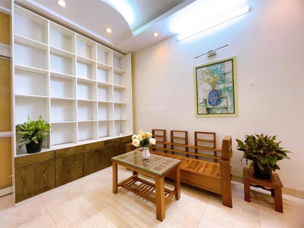 Chính chủ cho thuê phòng tại khâm thiên, đống đa có 1 ngủ và 1 phòng khách, điều hòa nóng lạnh